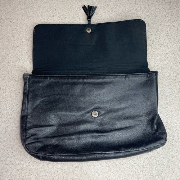 Vintage Leather Black Fold-over Clutch Tassel - Picture 7 of 7